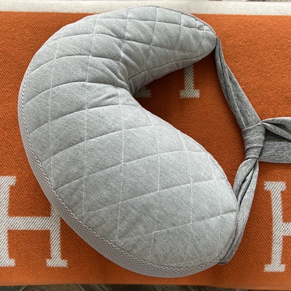 Boppy Anywhere Nursing Pillow | Breastfeeding and Bottle Feeding Support - Picture 2 of 8